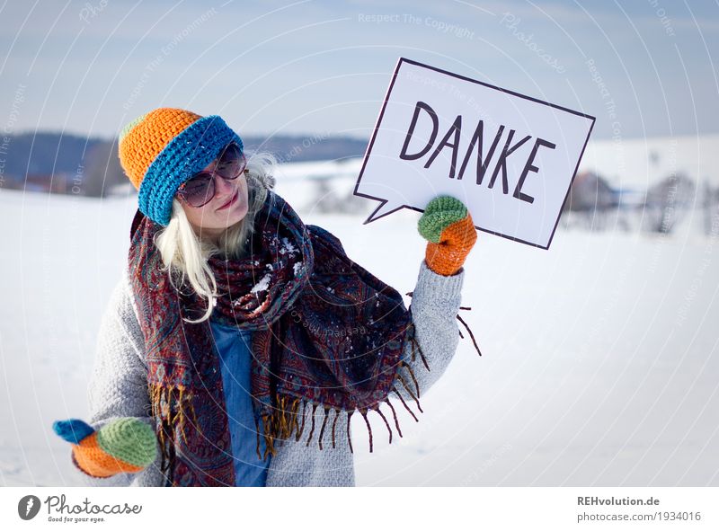 Jule | Danke Mensch feminin Junge Frau Jugendliche Erwachsene 1 18-30 Jahre Umwelt Natur Landschaft Himmel Winter Schnee Sonnenbrille Schal Handschuhe Mütze
