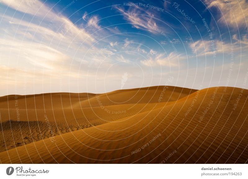 es wird wärmer ! Umwelt Natur Landschaft Sand Himmel Wolkenloser Himmel Klima Klimawandel Schönes Wetter Wärme Dürre Wüste blau gelb Einsamkeit Horizont