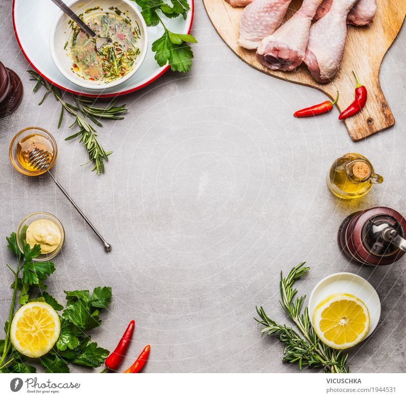 Hähnchen mit Marinade zubereiten Lebensmittel Fleisch Kräuter & Gewürze Öl Ernährung Mittagessen Abendessen Festessen Bioprodukte Diät Geschirr Stil