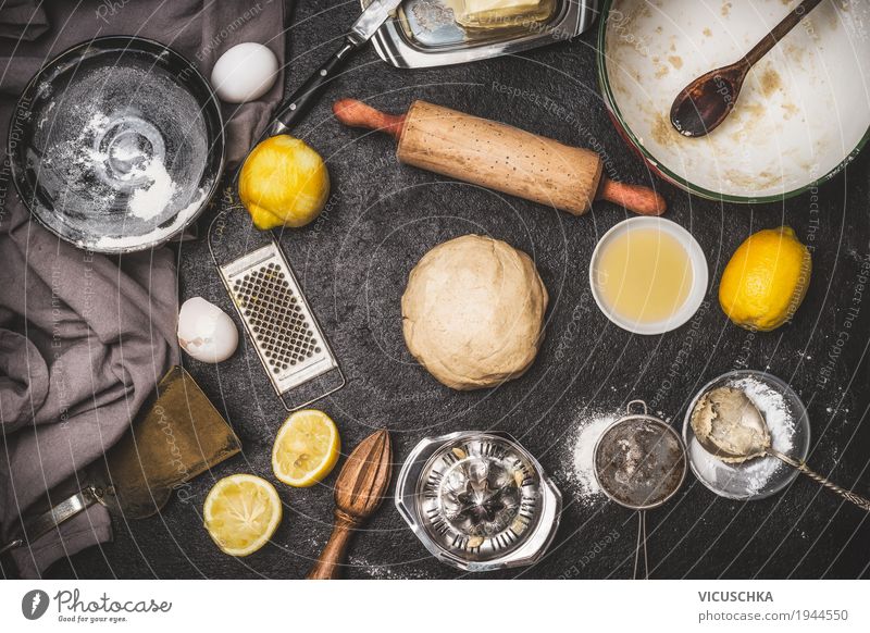 Lemon Kekse oder Kuchen Teig mit Zutaten Lebensmittel Frucht Brot Dessert Ernährung Bioprodukte Geschirr Stil Design Häusliches Leben Tisch Küche