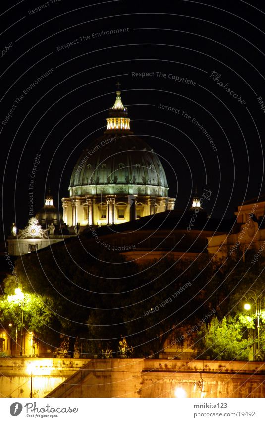 Vatikan in der Nacht - St Pietro Rom Nachtaufnahme Petersdom Europa