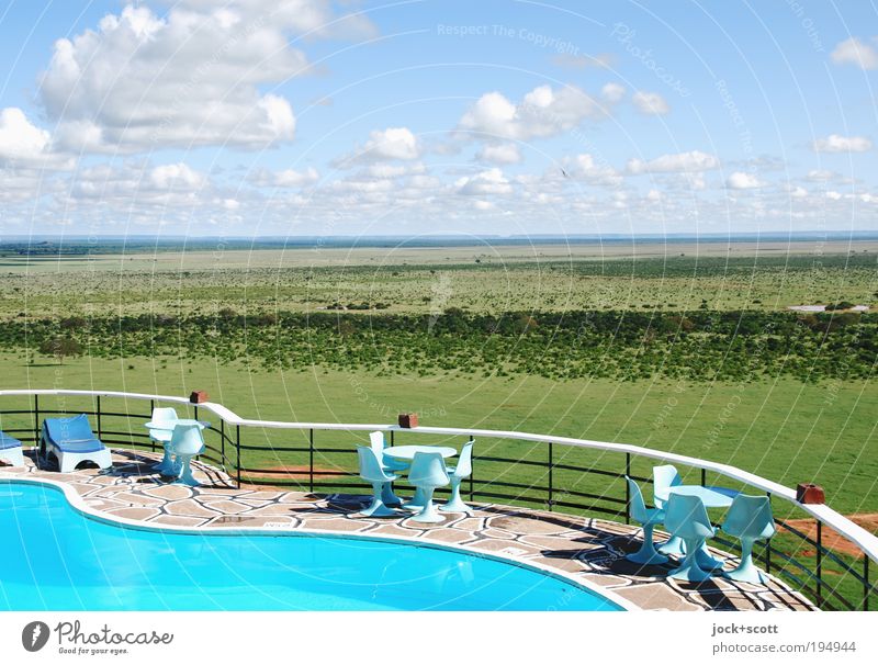 Safari Lodge elegant Landschaft Wolken Horizont Schönes Wetter Wärme Savanne Kenia Geländer Stuhl Tisch exotisch Design Ferne Sechziger Jahre tropisch Aussicht