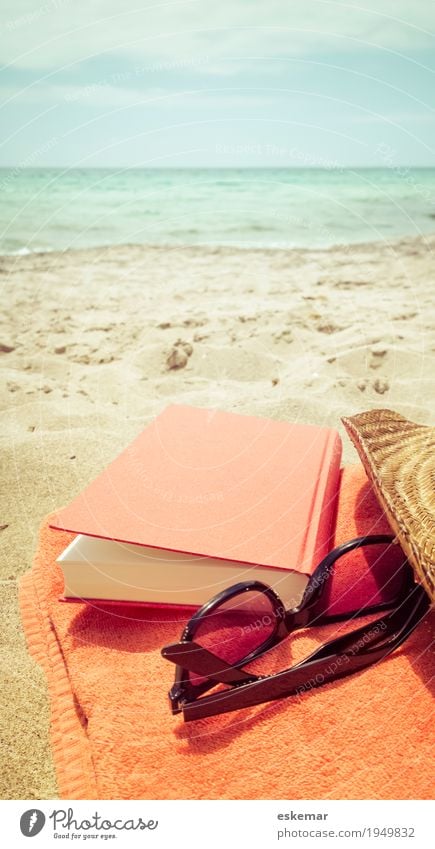 beach Erholung ruhig lesen Ferien & Urlaub & Reisen Tourismus Sommer Sommerurlaub Sonne Sonnenbad Strand Meer Insel Wellen Buch Sand Wasser Formentera Balearen