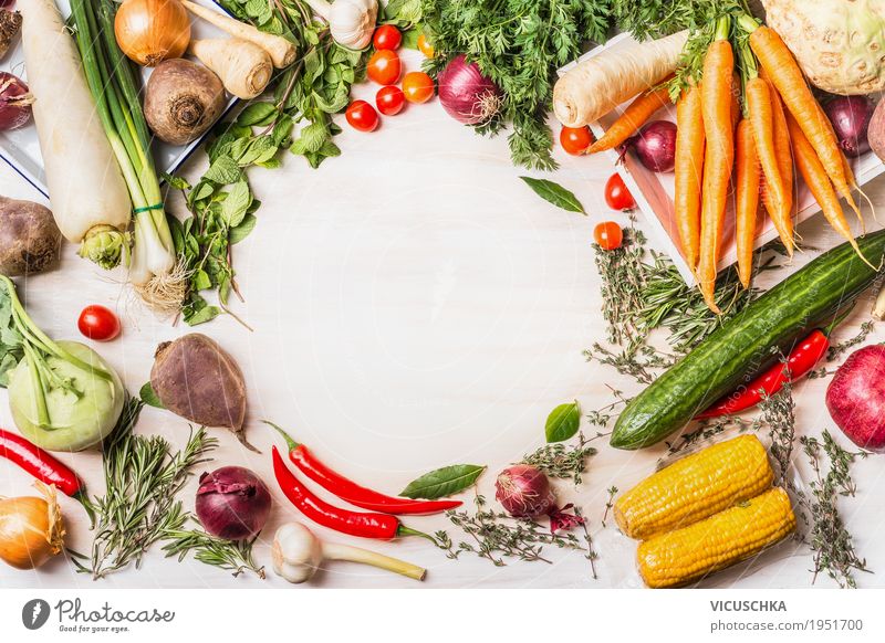 Vielfalt von Bio-Gemüse für leckere vegetarische Küche Lebensmittel Kräuter & Gewürze Ernährung Bioprodukte Vegetarische Ernährung Diät Stil Design Gesundheit