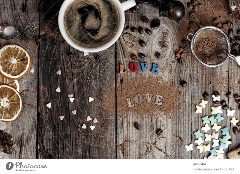 Kaffee und eine Inschrift lieben die graue Holzoberfläche Frucht Dessert trinken Heißgetränk Kakao Espresso Tasse Becher Feste & Feiern Herz alt Essen Liebe