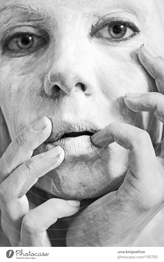 masking schön Körperpflege Haut Gesicht Kosmetik Wellness Sinnesorgane Kur feminin Junge Frau Jugendliche Erwachsene Auge Nase Mund Lippen Hand Finger