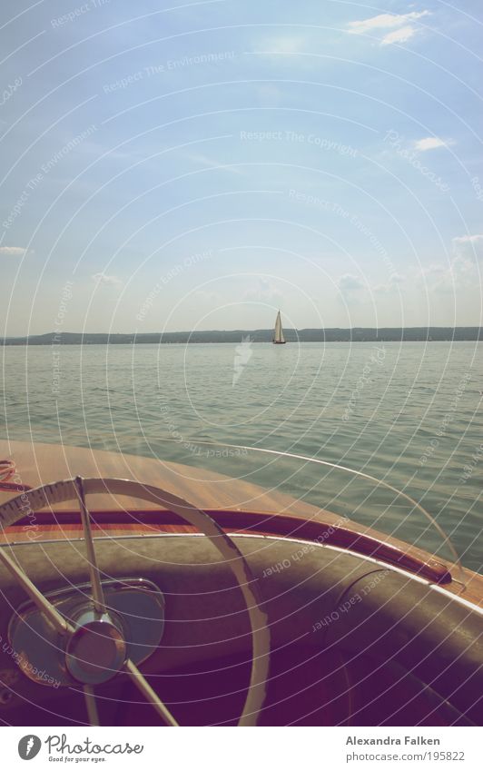 Sofern die Winde weh'n. Erholung ruhig Segeln Bootsfahrt Wasserfahrzeug Schifffahrt Wassersport Natur Himmel Horizont Sonne Sommer Schönes Wetter See Bayern