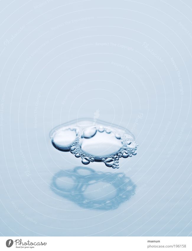 blubbers Körperpflege Wellness Wohlgefühl Erholung Spa Wasser Wasseroberfläche Luftblase Schaum Schaumblase frisch hell nass Sauberkeit blau Reinlichkeit