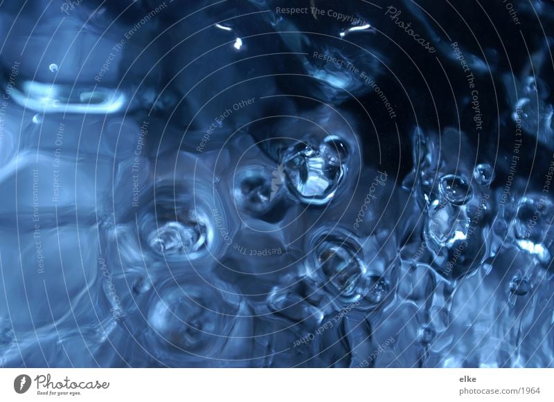 Wasserabstrakt Makroaufnahme Nahaufnahme Flüssigkeit blau bubble Glas