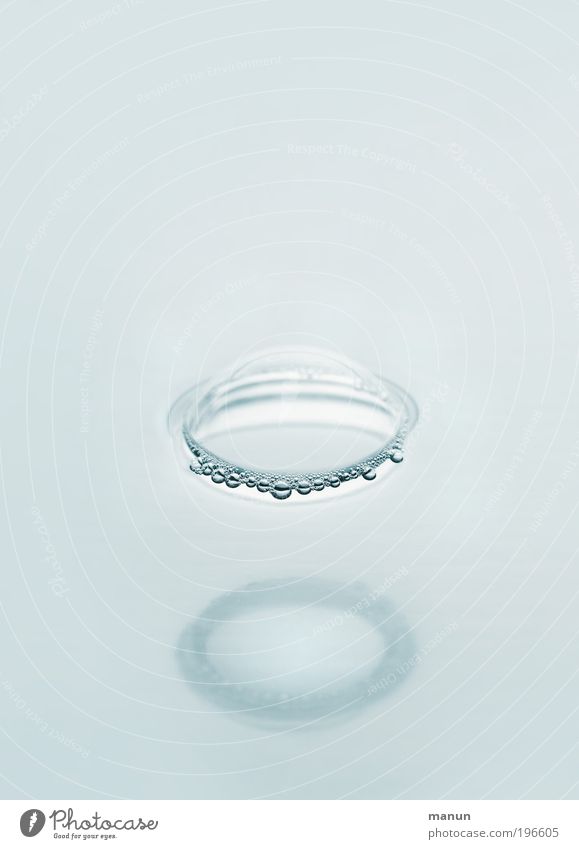 UFO Erfrischungsgetränk Trinkwasser Körperpflege Wellness Wohlgefühl Sinnesorgane Erholung ruhig Kur Spa Umwelt Wasser Wassertropfen Luftblase Coolness hell