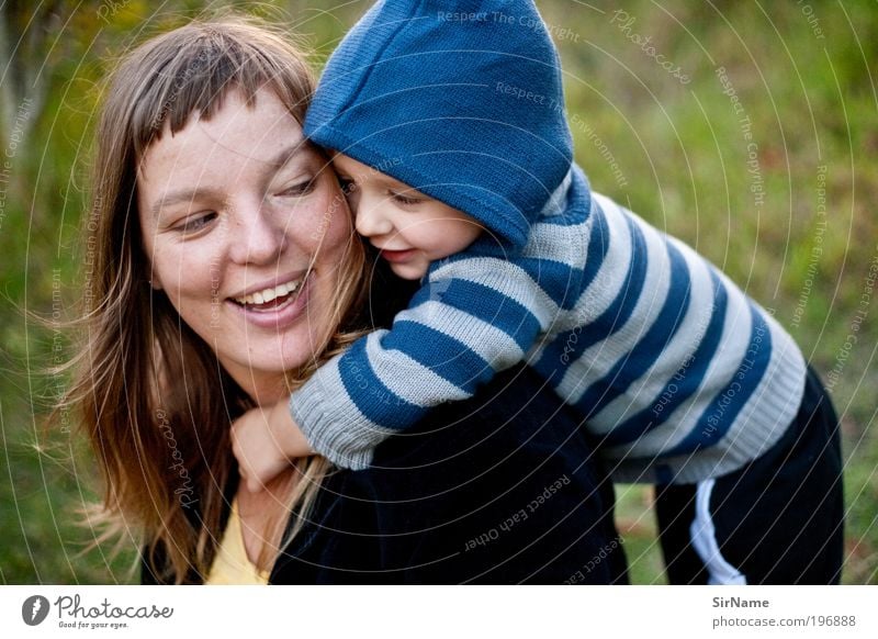 124 [Ich hab dich sooooo lieb!] Freude Muttertag Kindererziehung Kleinkind Erwachsene Jugendliche Mensch 1-3 Jahre 30-45 Jahre berühren fangen festhalten