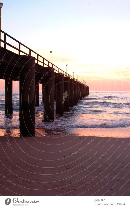 Swakopmund Jetty bei Sonnenuntergang Namibia Meer Anlegestelle Zufriedenheit