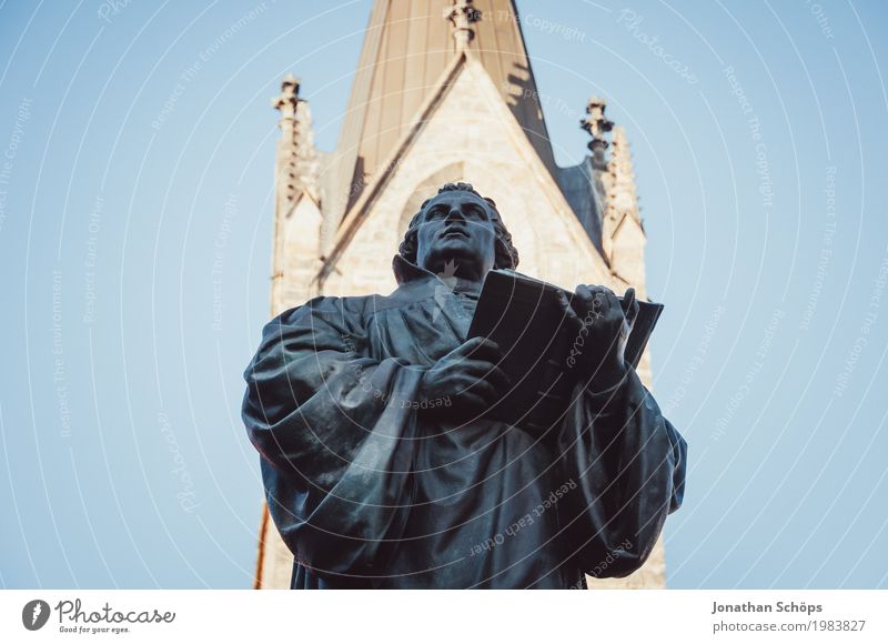 Martin Luther VIII 500 Christentum Erfurt Protestantismus Religion & Glaube Gott Jubiläum Orientierung Reform Rede Blauer Himmel Farbfoto Statue Denkmal