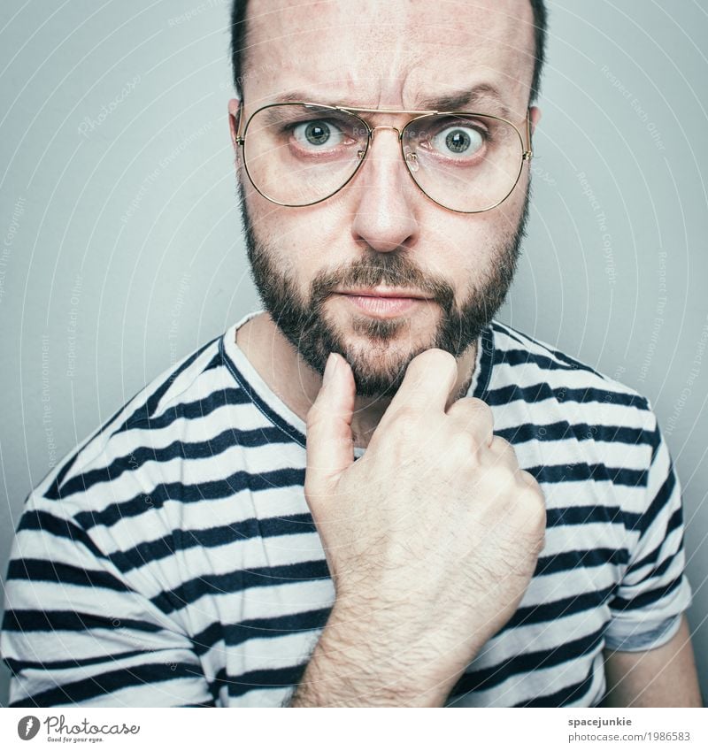 Skeptiker Mensch maskulin Junger Mann Jugendliche Erwachsene 1 30-45 Jahre Brille kurzhaarig Glatze Bart Dreitagebart Vollbart beobachten berühren seriös Erotik