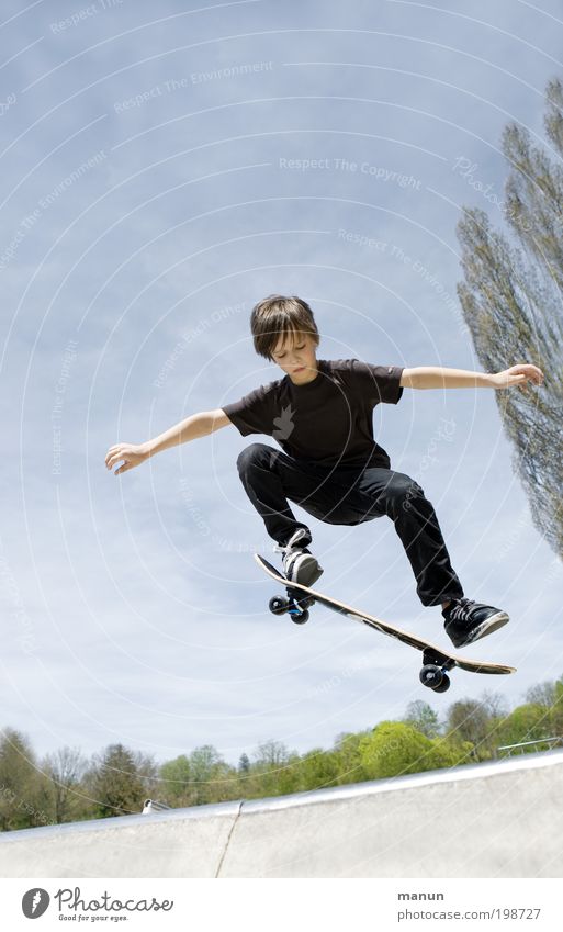 Ollie Lifestyle Freizeit & Hobby Ferien & Urlaub & Reisen Sport Fitness Sport-Training Skateboarding Trick Jump Halfpipe Kind Junge Kindheit Leben Bewegung