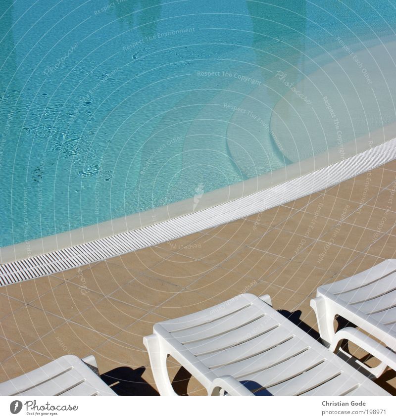 Pool Lifestyle Stil Freizeit & Hobby Ferien & Urlaub & Reisen Tourismus Ausflug Sommer Sommerurlaub Sonne Sonnenbad Strand Meer blau Schwimmbad Liegestuhl