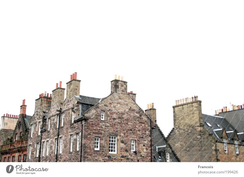 Kamine Stadt Menschenleer Haus Mauer Wand Dach Schornstein weiß Edinburgh Schottland ruhig Farbfoto Außenaufnahme Textfreiraum oben Hintergrund neutral Tag