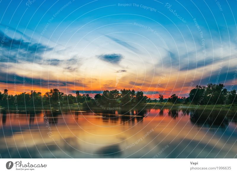 Schöner Sonnenuntergang über einem großen Fluss Ferien & Urlaub & Reisen Freiheit Sommer Sommerurlaub Umwelt Natur Landschaft Luft Himmel Wolken Horizont