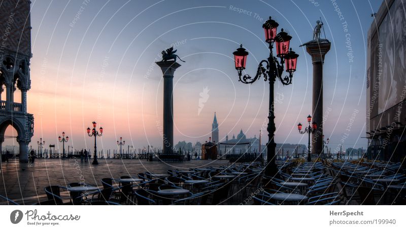 Morgenstund... Ferien & Urlaub & Reisen Tourismus Sightseeing Städtereise Sommer Meer Straßencafé Venedig Italien Europa Stadt Hafenstadt Altstadt Platz