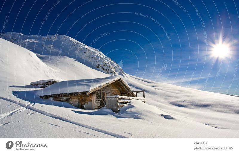 winterlandschaft mit hütte Freiheit Winter Schnee Winterurlaub Berge u. Gebirge Natur Landschaft Himmel Schönes Wetter Alpen Hütte Erholung träumen frei