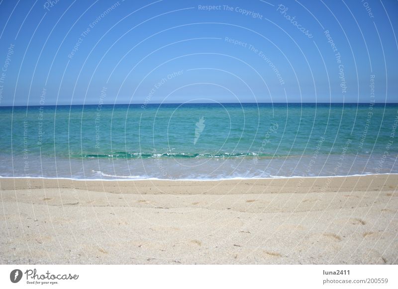 Traumstrand Sand Himmel Wolkenloser Himmel Schönes Wetter Strand Meer Mittelmeer exotisch blau braun mehrfarbig Außenaufnahme Menschenleer Textfreiraum oben