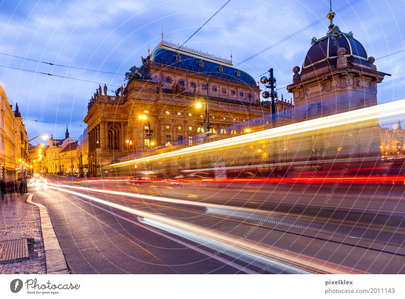 Prag bei Nacht (Nationaltheater) Reichtum elegant Ferien & Urlaub & Reisen Tourismus Sightseeing Städtereise Nachtleben ausgehen Theater Kultur Veranstaltung