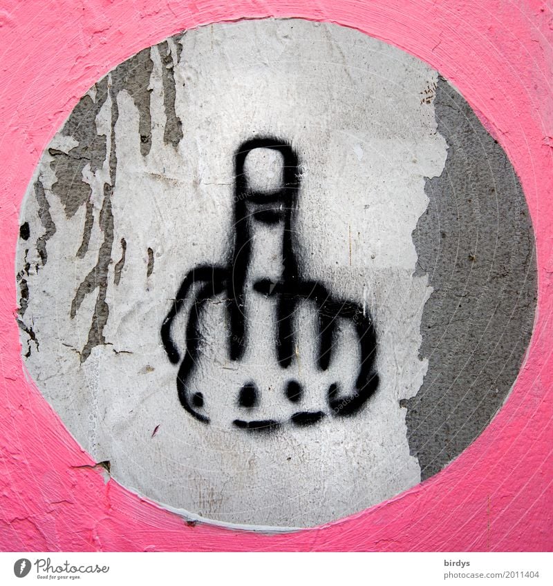 Stinkefinger Hand Finger Zeichen Graffiti Aggression außergewöhnlich rebellisch trashig Wut grau rosa Gefühle Neid Verachtung Ärger gereizt trotzig Frustration