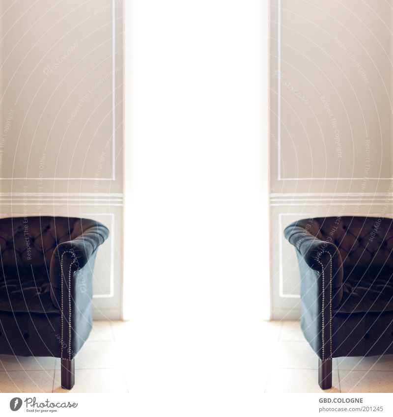 Wartezimmer der Himmelpforte elegant ruhig Wohnung einrichten Innenarchitektur Möbel Sessel Raum Wohnzimmer alt ästhetisch hell retro braun weiß