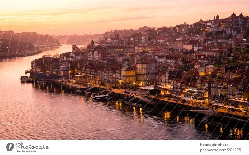 Panorama von Porto und dem Duoro bei Sonnenuntergang Ferien & Urlaub & Reisen Tourismus Ausflug Sommerurlaub Wolken Sonnenlicht Flussufer Portugal Stadtzentrum