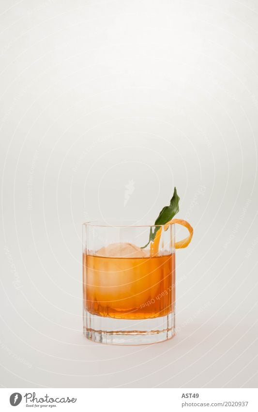 Cocktail orange Glas Eiswürfel wiskey old fashioned