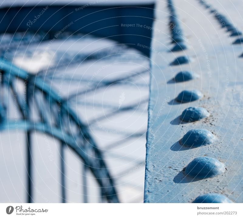 Alles Nieten! Duisburg Brücke Bauwerk Verkehr Verkehrswege Metall alt historisch retro blau Farbfoto Gedeckte Farben Außenaufnahme Detailaufnahme Menschenleer
