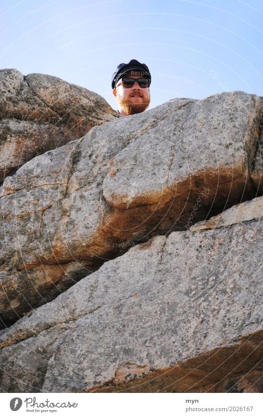 Ahoi Mensch maskulin Mann Erwachsene Bart 1 18-30 Jahre Jugendliche 30-45 Jahre Landschaft Felsen Berge u. Gebirge Schlucht Küste Schifffahrt Hut Mütze