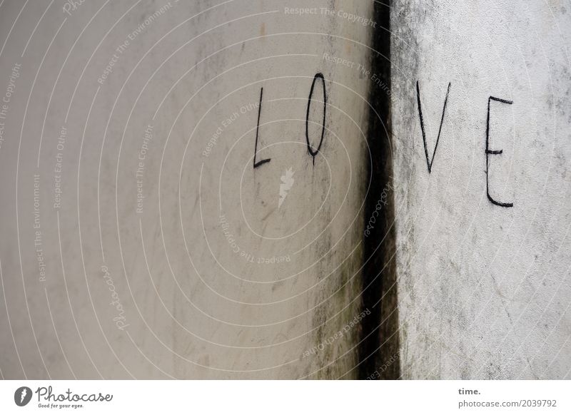 Lebenselixir | in jeder Ecke Mauer Wand Zeichen Schriftzeichen Graffiti trashig Sicherheit Schutz Zusammensein Liebe Verliebtheit Romantik Design Freundschaft
