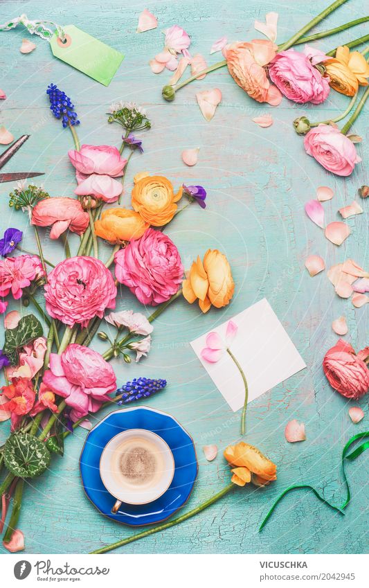Kaffeetasse mit Blumenstrauß und leere Papierkarte Lifestyle Stil Design Dekoration & Verzierung Tisch Feste & Feiern Muttertag Hochzeit Geburtstag Schreibwaren