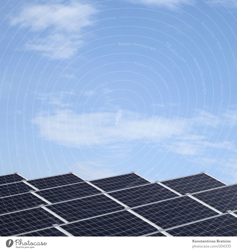 Eigenstrombedarf gedeckt Energiewirtschaft Erneuerbare Energie Sonnenenergie Himmel Wolken Schönes Wetter eckig gut Fortschritt Leistung Zukunft Solarzelle