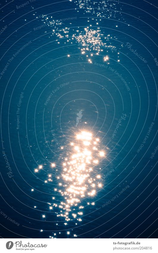 Unterwasser-Sternengeburt I Urelemente Wasser Sonnenlicht Meer Wasseroberfläche Reflexion & Spiegelung glänzend leuchten Sternschnuppe Komet ästhetisch schön