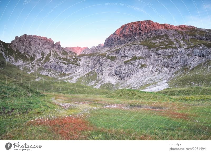rotes Licht des Sonnenuntergangs auf alpinen Spitzen, Bayern, Deutschland Ferien & Urlaub & Reisen Sommer Berge u. Gebirge Natur Landschaft Himmel Sonnenaufgang