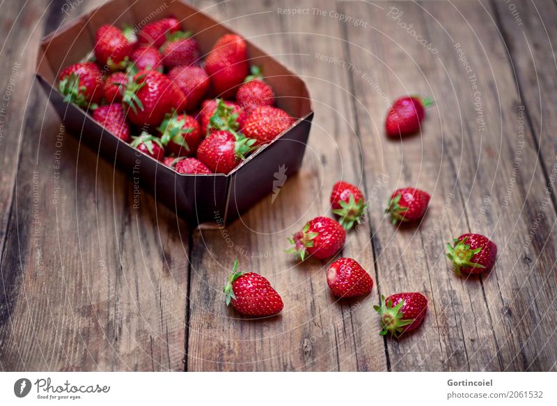 Erdbeerbox Lebensmittel Frucht Ernährung Vegetarische Ernährung Diät Slowfood Schalen & Schüsseln frisch Gesundheit lecker rot Erdbeeren regional Beeren