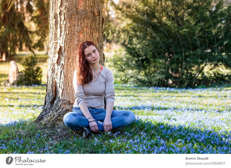 Frühlingsporträt Lifestyle Stil Freude Glück Gesundheit Leben harmonisch Wohlgefühl Zufriedenheit Sinnesorgane Erholung ruhig Meditation Duft feminin Junge Frau