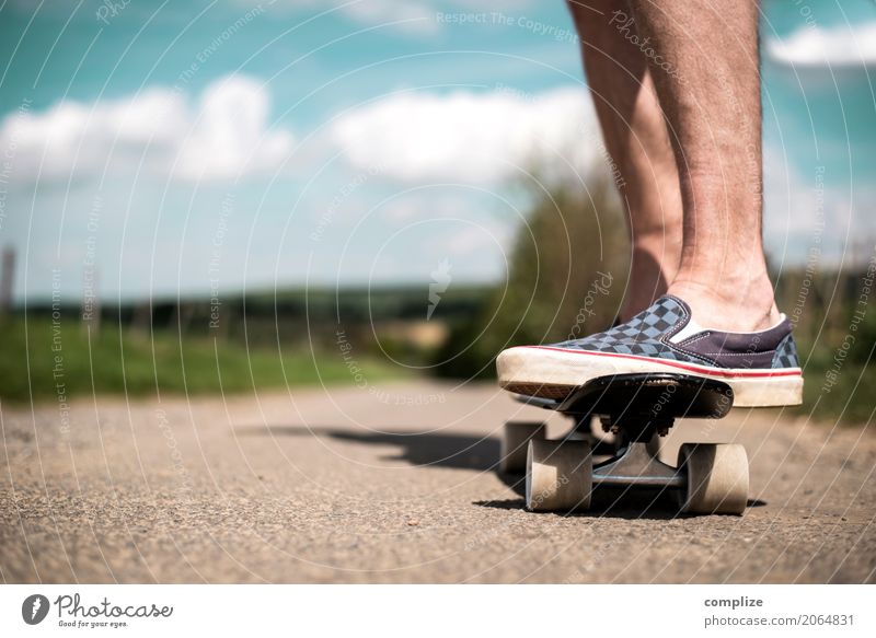 Landskating Lifestyle Stil Freude Leben Freizeit & Hobby Skateboard Skateboarding Ferien & Urlaub & Reisen Sport Halfpipe Junger Mann Jugendliche Erwachsene