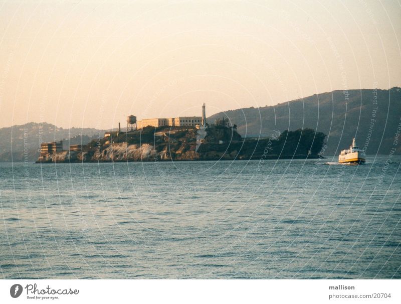 Ein Schiff? Eine Insel? Alcatraz Wasserfahrzeug San Fransico
