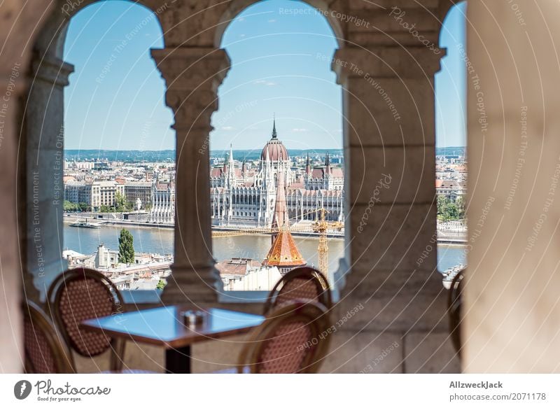 Kaffeetisch mit Aussicht Ferien & Urlaub & Reisen Tourismus Ausflug Sightseeing Städtereise Budapest Ungarn Hauptstadt Stadtzentrum Altstadt Palast Bauwerk