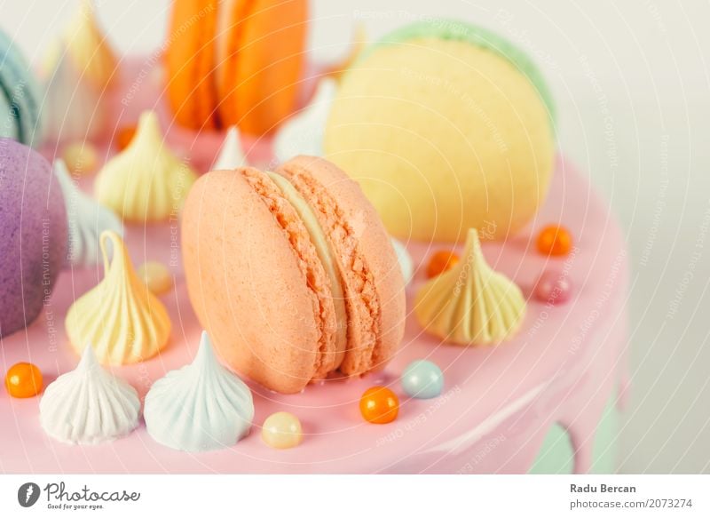 Bunter Macaron-Geburtstags-Kuchen und süßer Süßigkeits-Belag Lebensmittel Dessert Süßwaren Ernährung Essen Feste & Feiern Gastronomie Fressen füttern genießen
