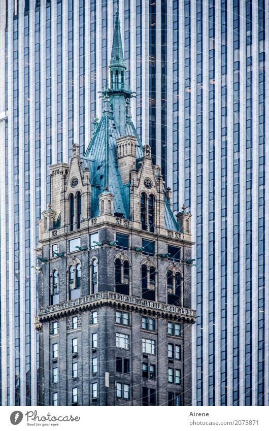 Kitsch | mehr stille Einfalt als edle Größe Sightseeing Städtereise New York City Manhattan Stadtzentrum Hochhaus Turm Bauwerk Architektur Fassade Dach