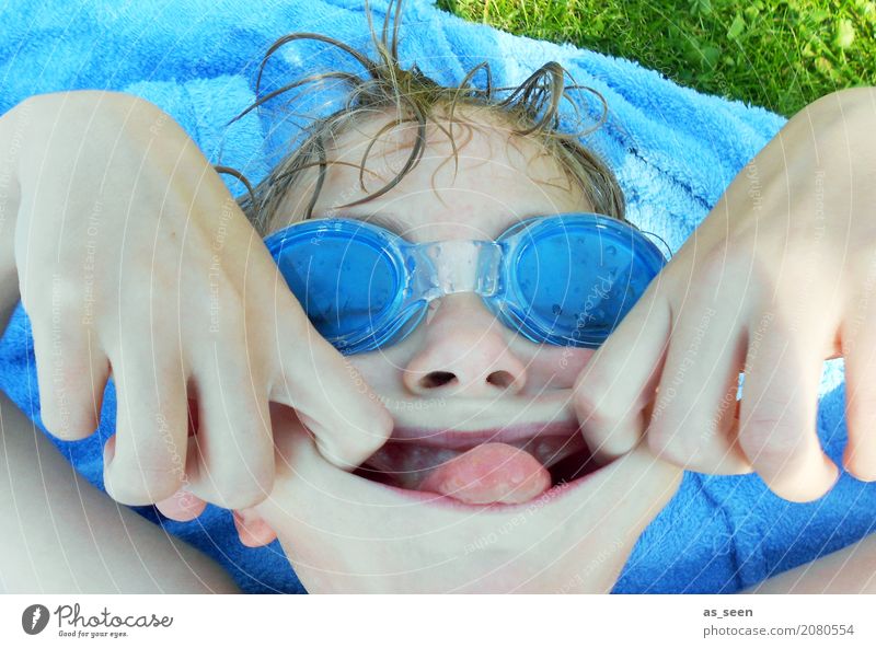 Spaß am Pool Schwimmen & Baden Schwimmbad Junge Kindheit Leben Gesicht 1 Mensch 8-13 Jahre Umwelt Natur Wasser Wassertropfen Sommer Klima Schönes Wetter Wärme