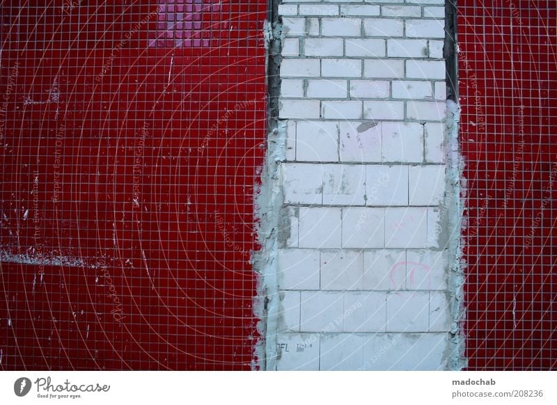 Pixelfehler Mauer Wand Fassade alt hässlich kaputt trashig trist rot weiß chaotisch einzigartig Fliesen u. Kacheln Farbfoto Gedeckte Farben mehrfarbig