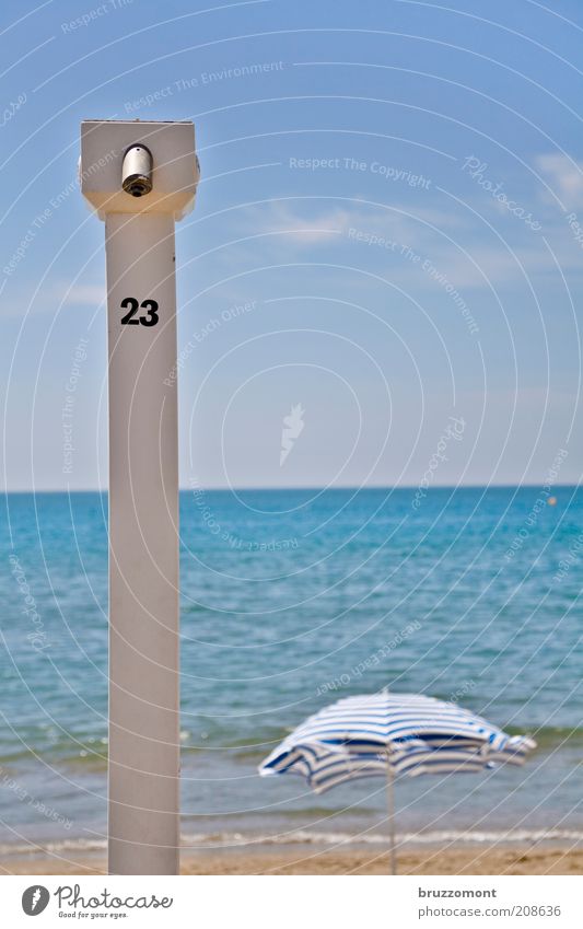 23 Ferien & Urlaub & Reisen Tourismus Ferne Sommer Sommerurlaub Sonnenbad Strand Meer Himmel Schönes Wetter blau Erholung Freizeit & Hobby Dusche (Installation)