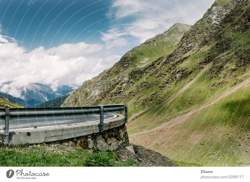 Nr6 Umwelt Natur Landschaft Himmel Wolken Sommer Wiese Alpen Berge u. Gebirge Straße Wege & Pfade Hochstraße saftig blau grün Abenteuer Einsamkeit