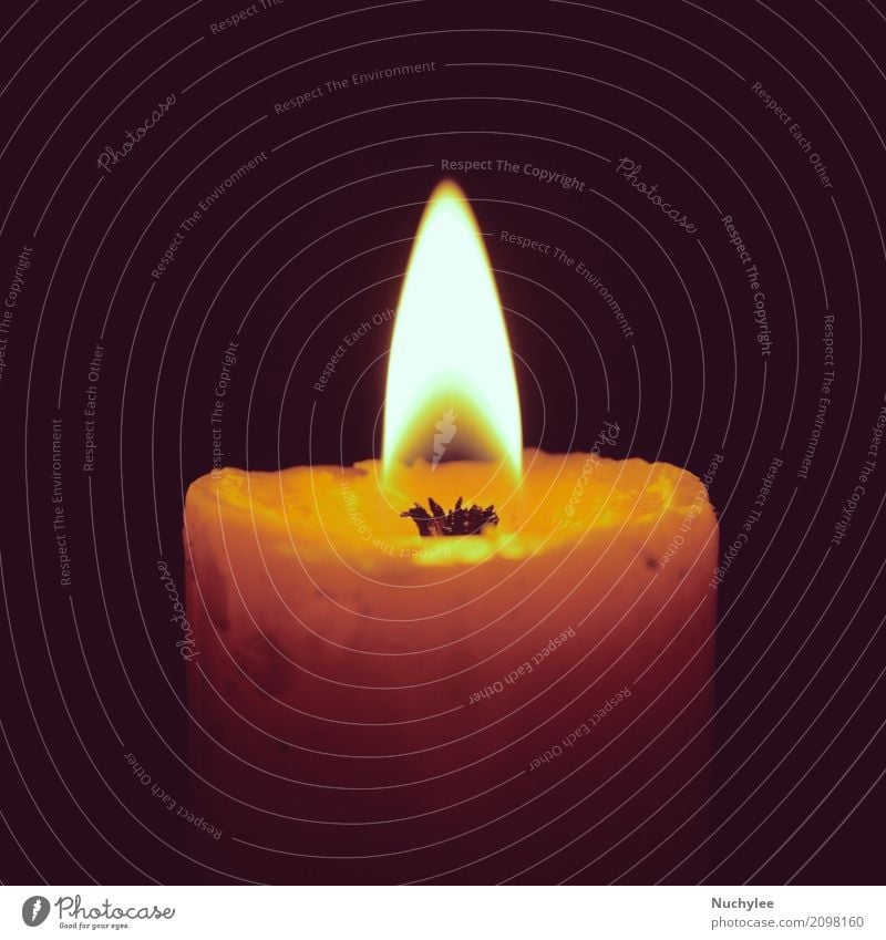 Brennende Kerze auf Schwarzem Meditation Feste & Feiern Weihnachten & Advent Kirche Liebe Traurigkeit dunkel retro gelb schwarz Romantik Hoffnung Tod Frieden