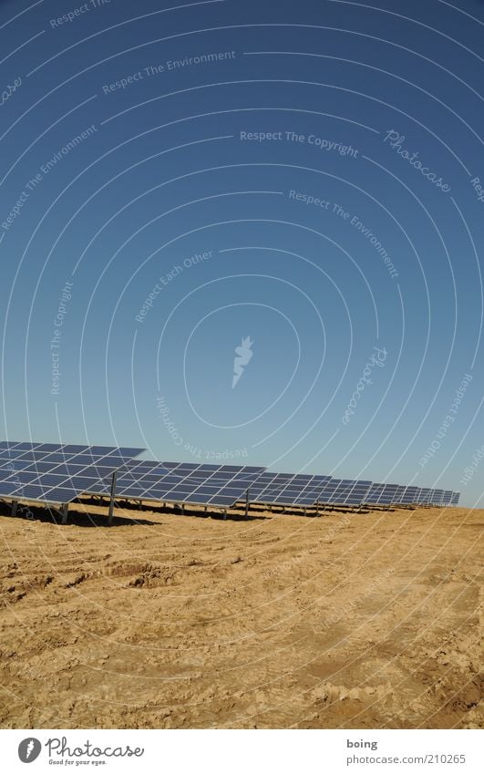 solar Energiewirtschaft Wissenschaften Fortschritt Zukunft High-Tech Erneuerbare Energie Sonnenenergie Solarzelle Solarfeld umweltfreundlich Elektrizität